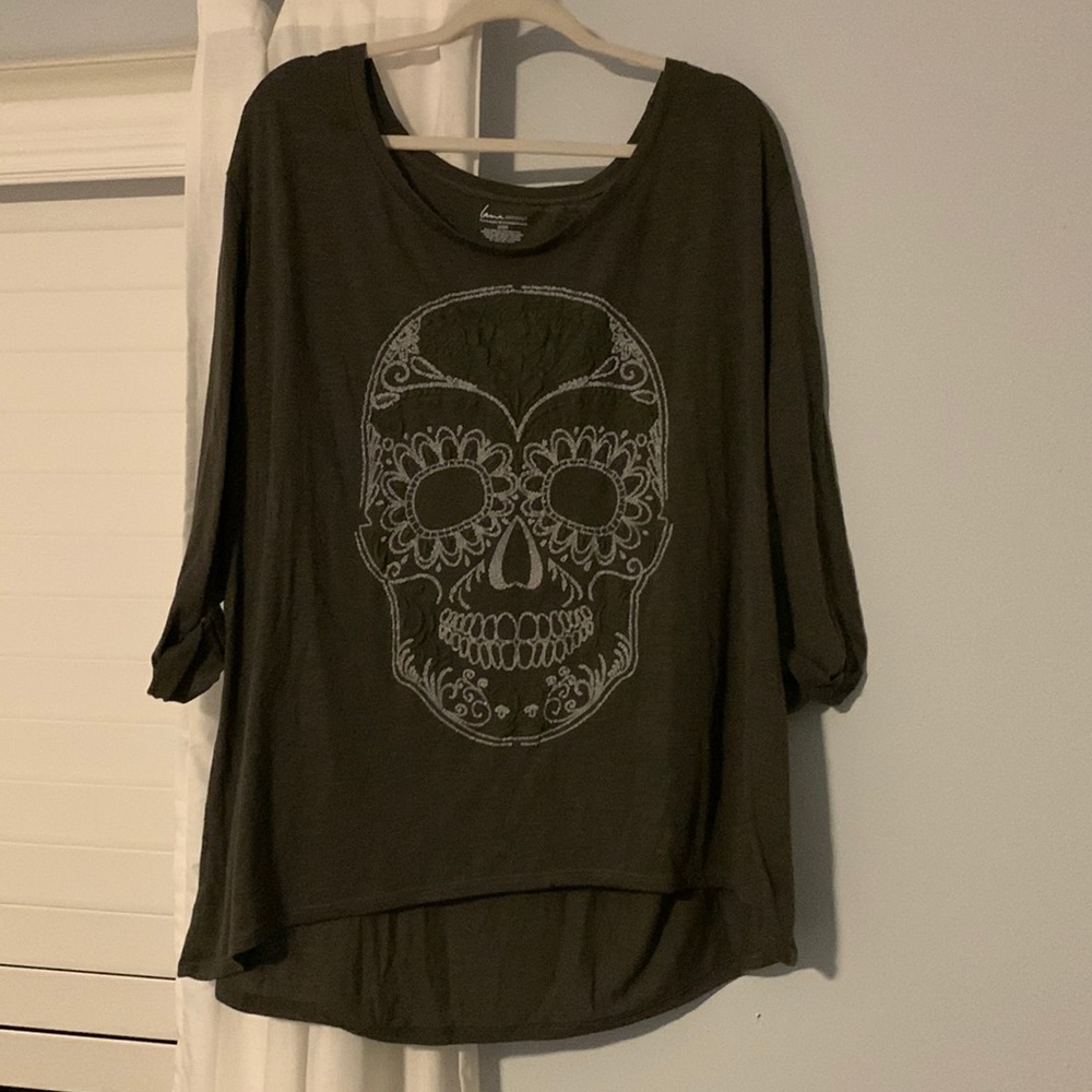 Laney Bryant beaded skull 3/4” length shirt. Army green/grey color.
